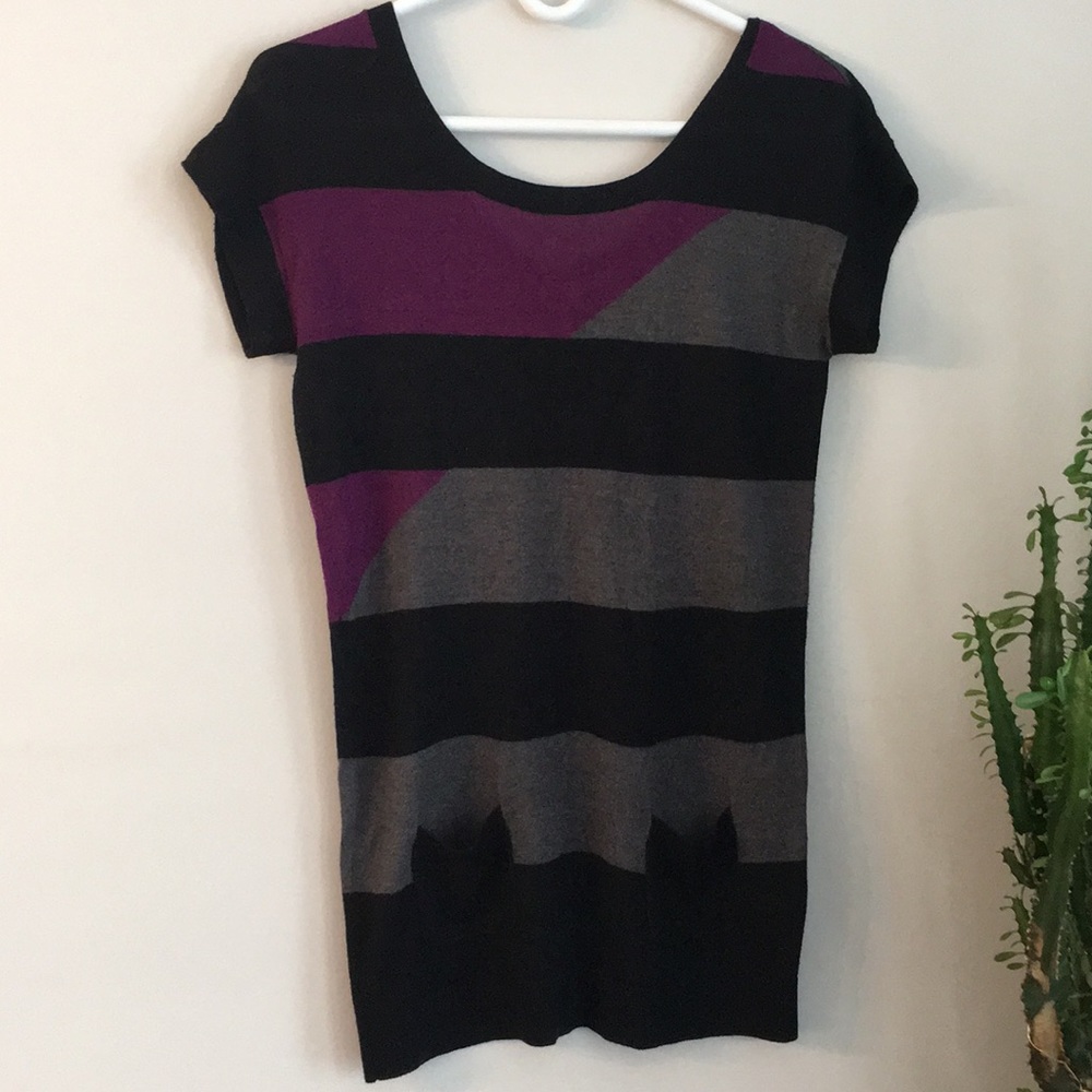Short sleeve lightweight sweater tunic